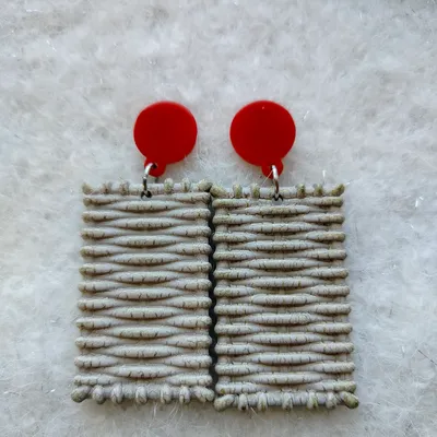 Boucles d’oreilles effet rotin blanc et rouge acier inoxydable originales